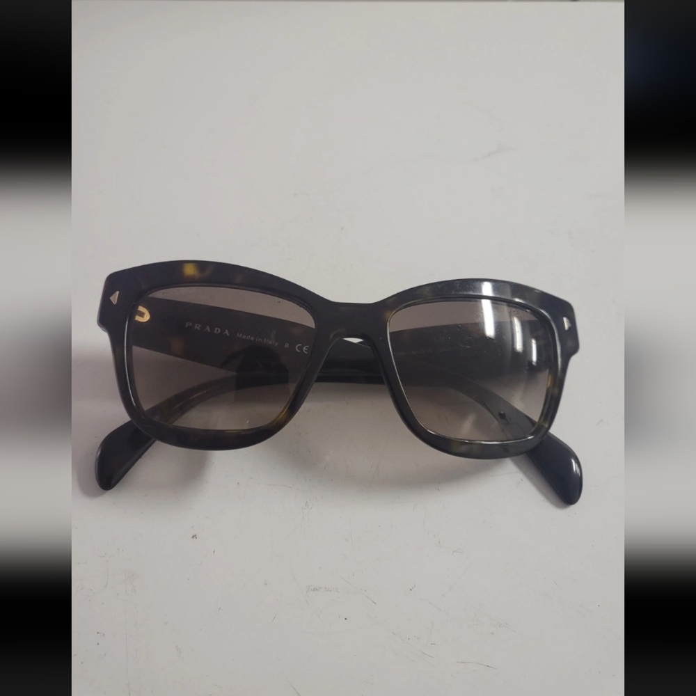 PRADA Cat Eye Sunglasses Black/brown SPR29R 51 18